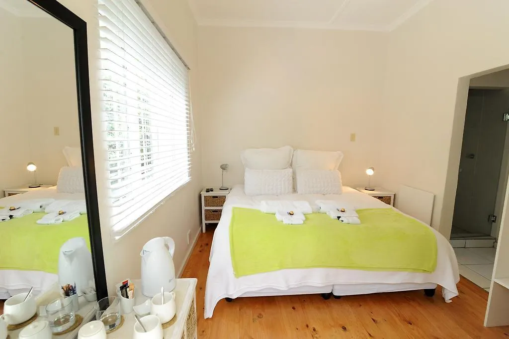 Jaqui'S Garden Guesthouse ケープタウン