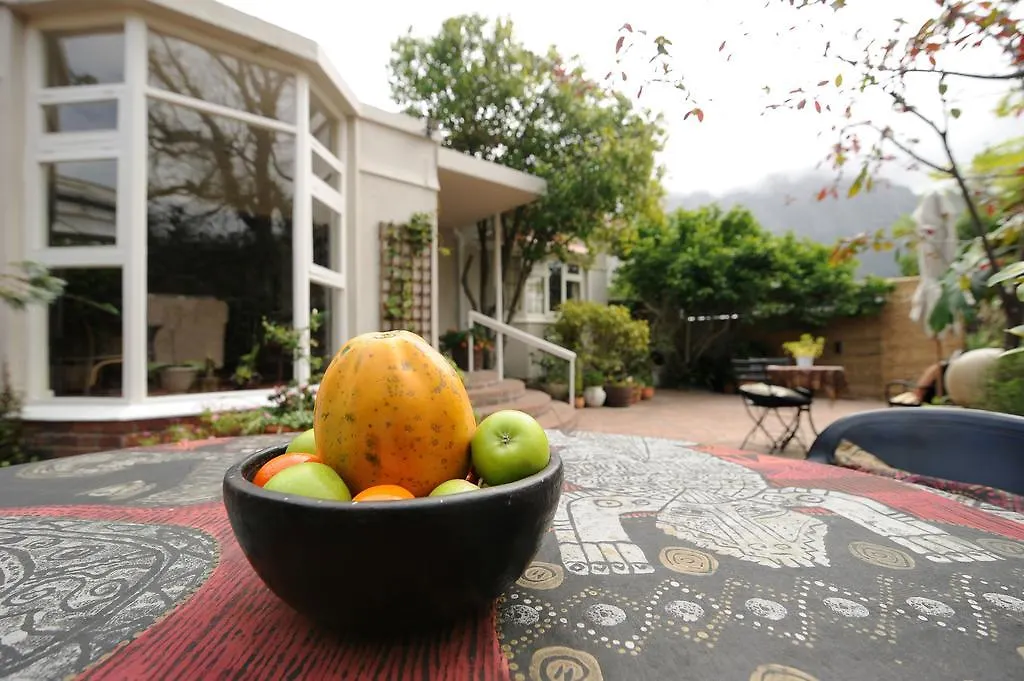Jaqui'S Garden Guesthouse ケープタウン