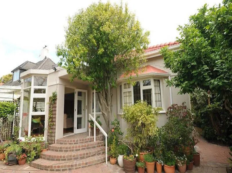 Jaqui'S Garden Guesthouse ケープタウン